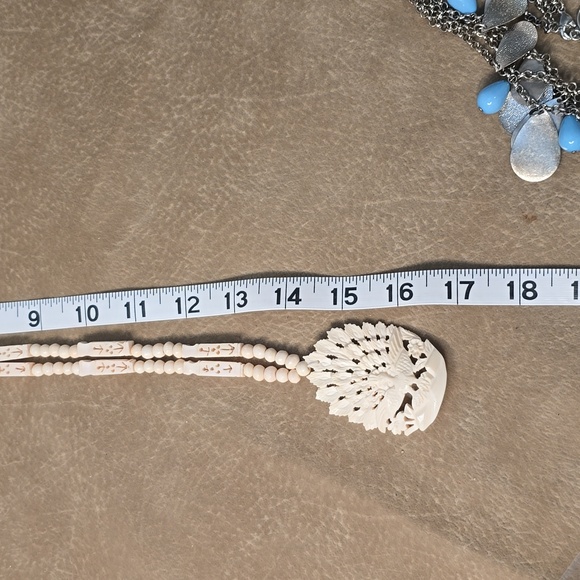 Vintage Carved Peacock Beaded Necklace - Picture 4 of 8